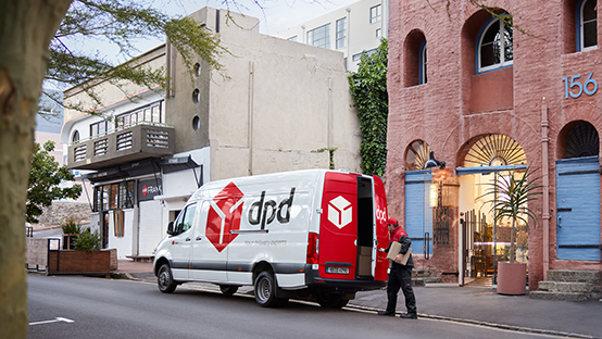 delivery driver opening van