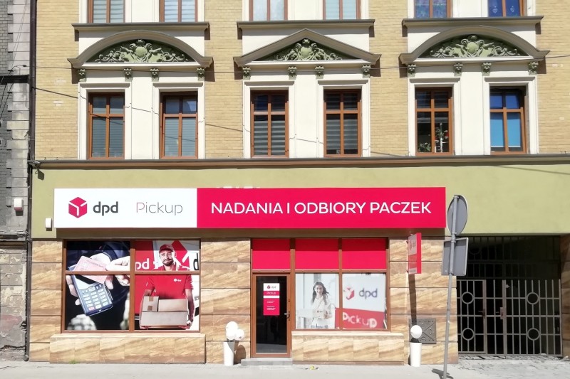 Punkt DPD Pickup w budynku. Nadania i odbiory paczek.
