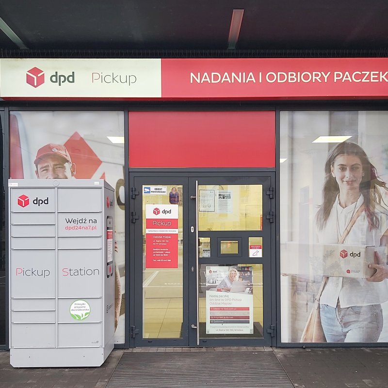 Punkt DPD Pickup z automatem paczkowym i wejściem do oddziału.