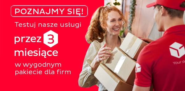 Kurier wręcza paczki uśmiechniętej kobiecie. Oferta DPD dla firm.