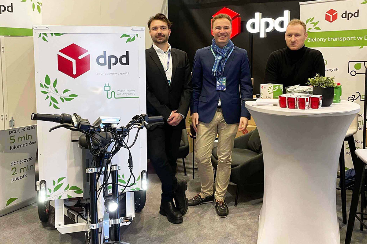 DPD prezentuje elektryczny rower cargo na targach. Zrównoważony transport.
