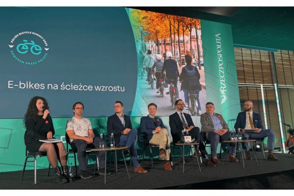 Debata na tle prezentacji na 4. Polish Bicycle Summit
