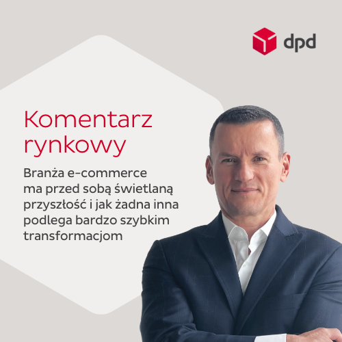 500x500_komentarz rynkowy – Artur Kaleńczuk Artur Kaleńczuk w garniturze z założonymi rękami na szarym tle z logiem DPD w rogu