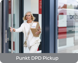 Punkt DPD Pickup - kobieta wychodzi z punktu z paczką w ręce