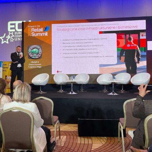 Prezentacja strategicznych celów infrastrukturalnych i biznesowych DPD Polska podczas konferencji branżowej.