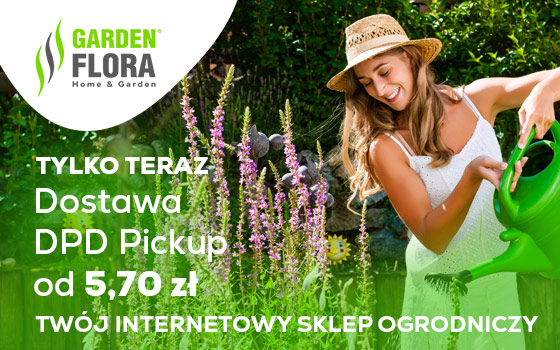 Garden Flora Banner Strefa Promocja DPD Kobieta w białej sukience i kapeluszu podlewa rośliny