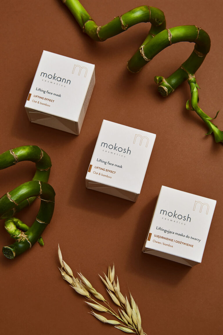 Kosmerytyki Mokosh na brązowym tle obok zielone pnącza oraz pszenica