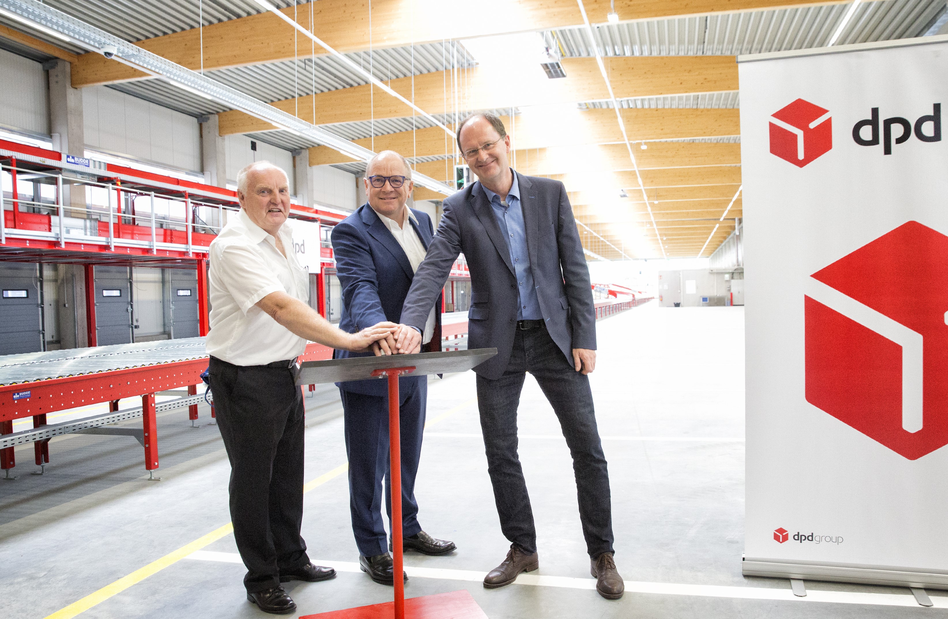 After a one-year construction period DPD Germany's new parcel sorting ...
