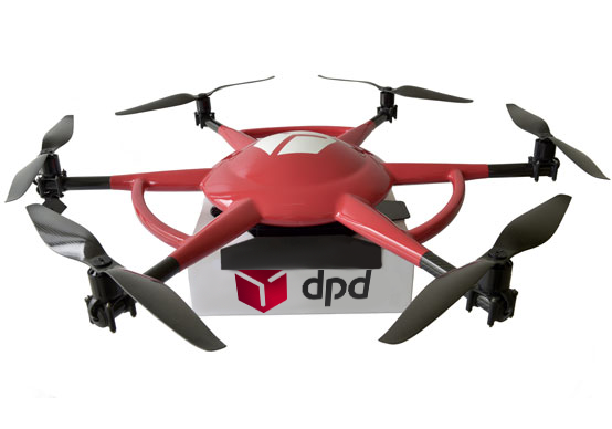 Drohne mit DPD Paket