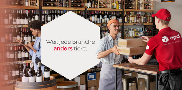 DPD Zusteller übergibt Mann Paket in einem Weingeschäft