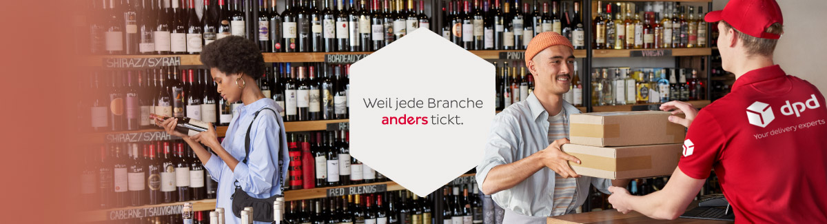 DPD Zusteller übergibt Mann Paket in einem Weingeschäft